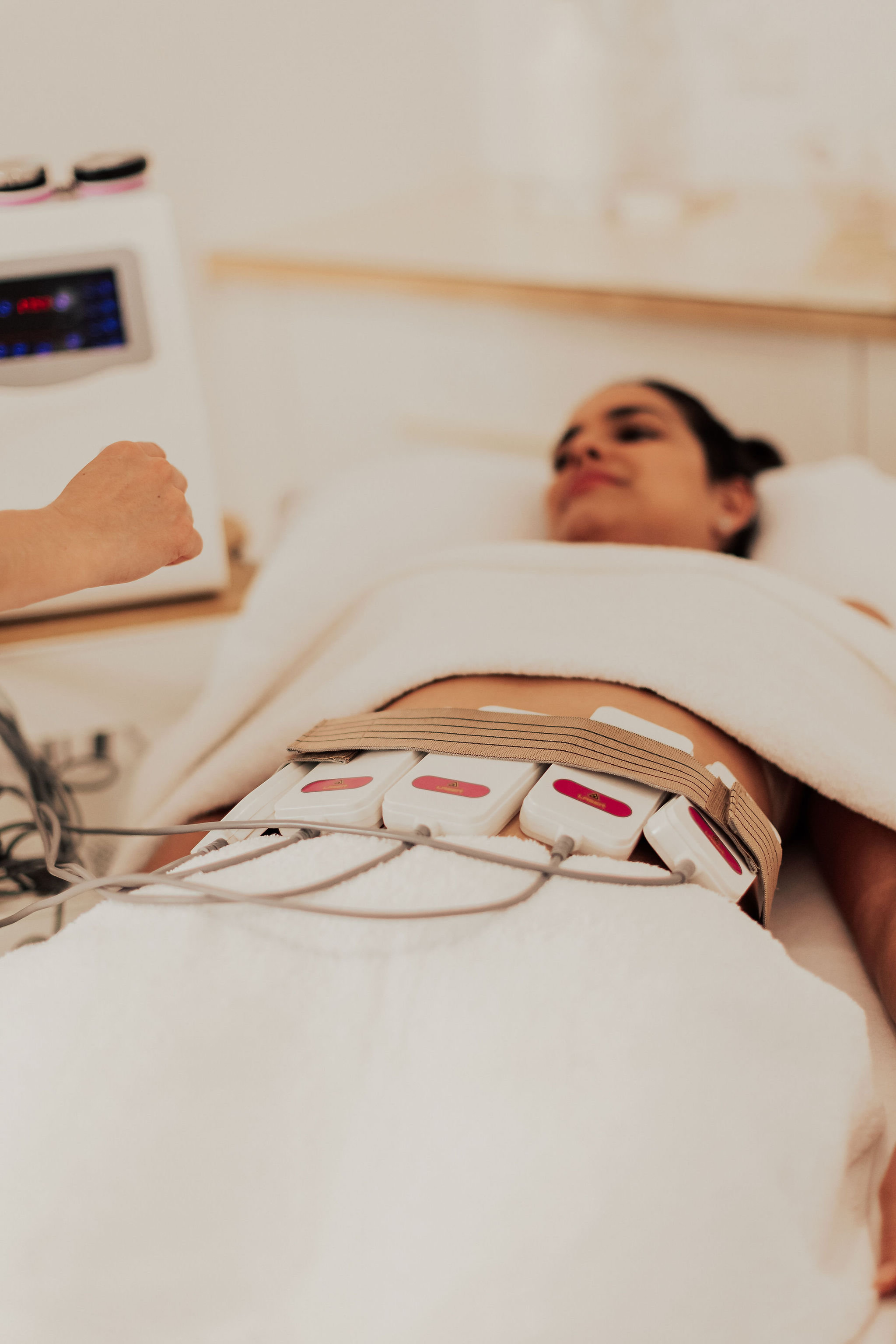 Lipolaser Pad treatment at Unik Beauty