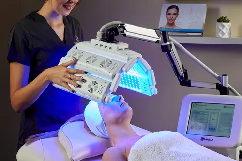 LED Light Therapy at Unik Beauty